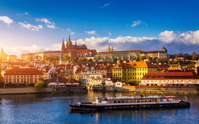 Výlet lodí - plavba parníkem Praha na 1 hodinu